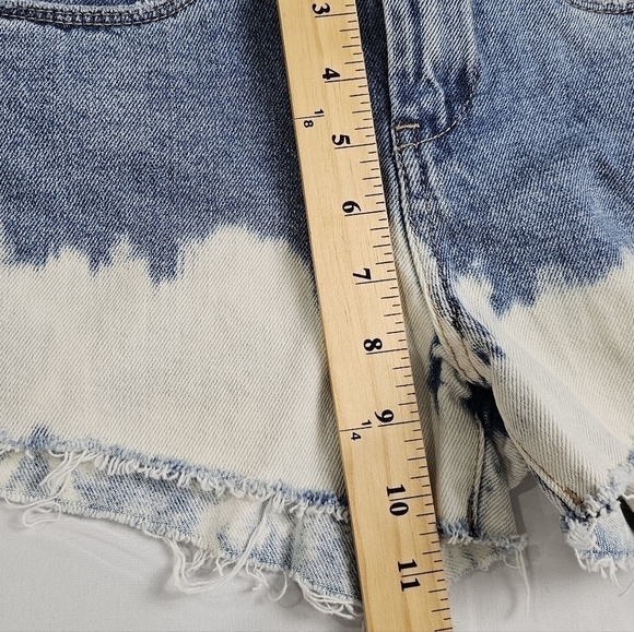 BLANKNYC Denim Tie Dye Cuttoff Shorts size 24 - Picture 4 of 8